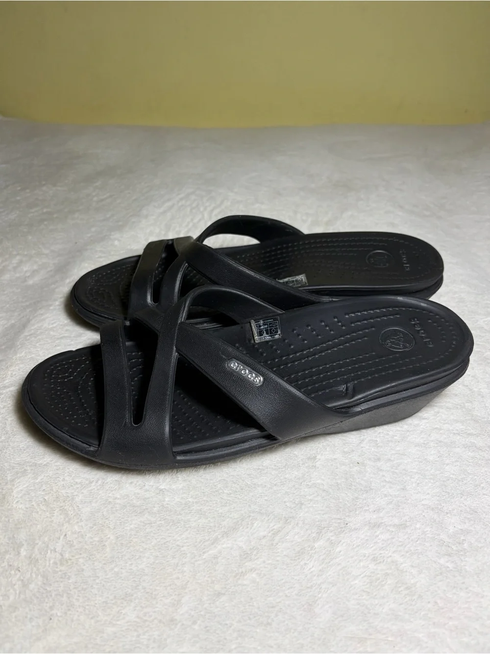 CROCS Men's Black Crosstrap Slip-On Sandals